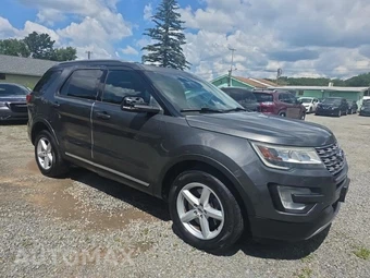 2016 Ford Explorer XLT – miniatura 3