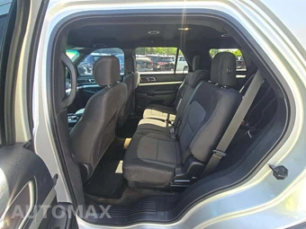 2016 Ford Explorer XLT – miniatura 10