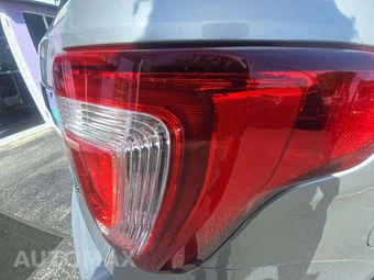 2016 Ford Explorer XLT – miniatura 23