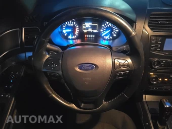 2016 Ford Explorer XLT – miniatura 10