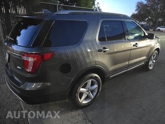 2016 Ford Explorer XLT – miniatura 4