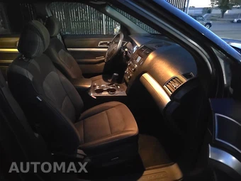2016 Ford Explorer XLT – miniatura 8