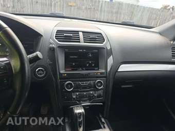 2016 Ford Explorer XLT – miniatura 10