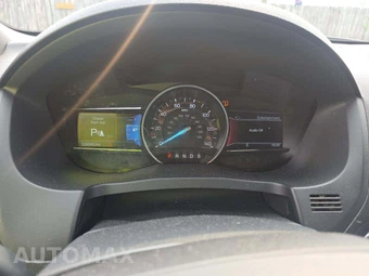 2016 Ford Explorer XLT – miniatura 9