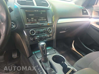 2016 Ford Explorer XLT - miniatura 10