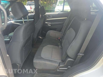2016 Ford Explorer XLT - miniatura 13