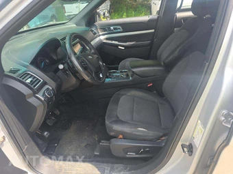 2016 Ford Explorer XLT - miniatura 6