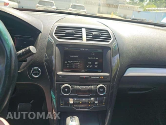 2016 Ford Explorer XLT - miniatura 10