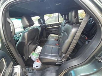 2016 Ford Explorer XLT - miniatura 13