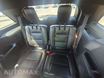 2016 Ford Explorer XLT - miniatura 11