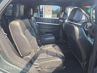2016 Ford Explorer XLT - miniatura 14