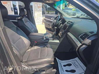 2016 Ford Explorer XLT - miniatura 16
