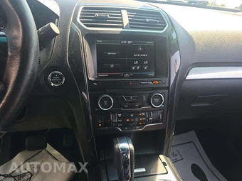 2016 Ford Explorer XLT - miniatura 7