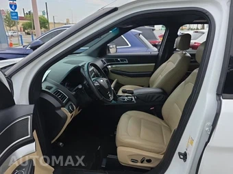 2016 Ford Explorer XLT – miniatura 13