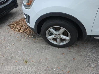 2016 Ford Explorer XLT – miniatura 8