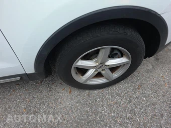 2016 Ford Explorer XLT – miniatura 9