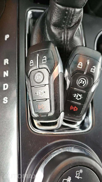 2016 Ford Explorer XLT – miniatura 19