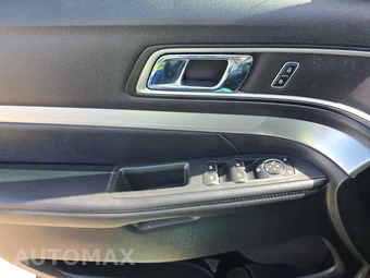 2016 Ford Explorer XLT – miniatura 9