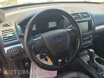 2016 Ford Explorer XLT – miniatura 10