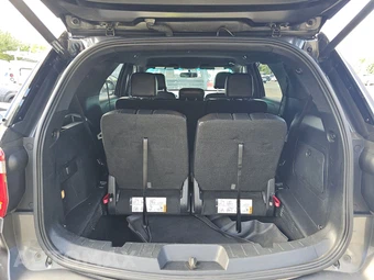 2016 Ford Explorer XLT - miniatura 17