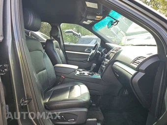 2016 Ford Explorer XLT - miniatura 8