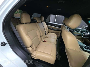 2016 Ford Explorer XLT - miniatura 17
