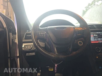 2016 Ford Explorer XLT – miniatura 10