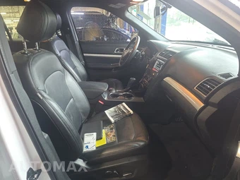 2016 Ford Explorer XLT – miniatura 8