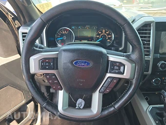 2016 Ford F-150 Lariat Crew Cab Short Bed - miniatura 10