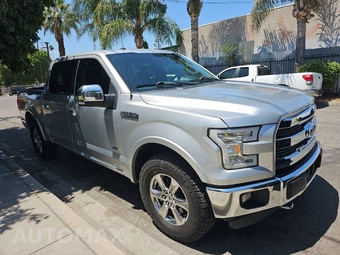 2016 Ford F-150 Lariat Crew Cab Short Bed - miniatura 3