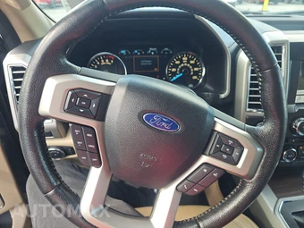 2016 Ford F-150 Lariat Crew Cab Short Bed - miniatura 10