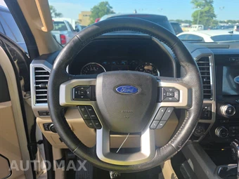 2016 Ford F-150 Lariat Crew Cab Short Bed - miniatura 10