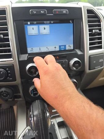 2016 Ford F-150 Lariat Crew Cab Short Bed - miniatura 24