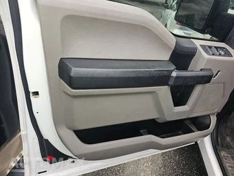 2016 Ford F-150 XL Extended Cab Medium Bed w/Rear Doors – miniatura 9
