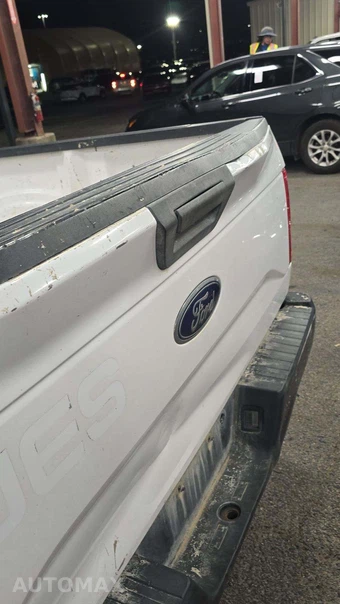 2016 Ford F-150 XL Extended Cab Medium Bed w/Rear Doors – miniatura 36