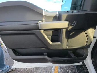 2016 Ford F-150 XLT Crew Cab Medium Bed - miniatura 9