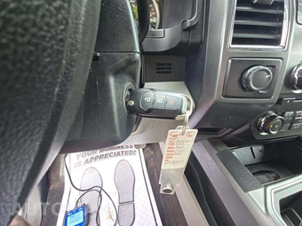2016 Ford F-150 XLT Crew Cab Medium Bed - miniatura 5
