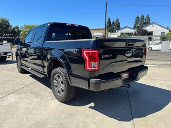 2016 Ford F-150 XLT Crew Cab Short Bed - miniatura 2