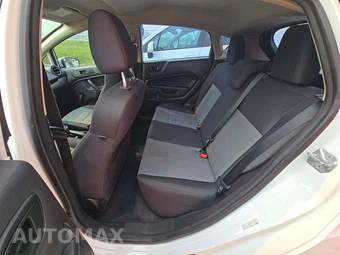 2016 Ford Fiesta S Hatchback – miniatura 13