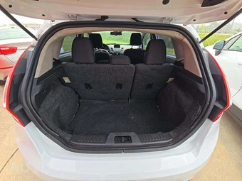 2016 Ford Fiesta S Hatchback – miniatura 14