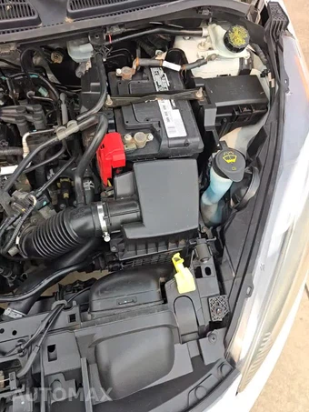 2016 Ford Fiesta S Hatchback – miniatura 23