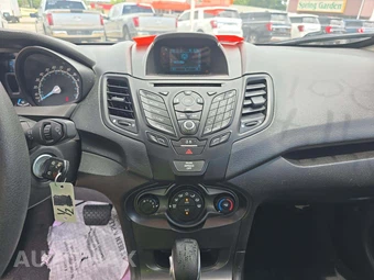 2016 Ford Fiesta S Sedan - miniatura 7