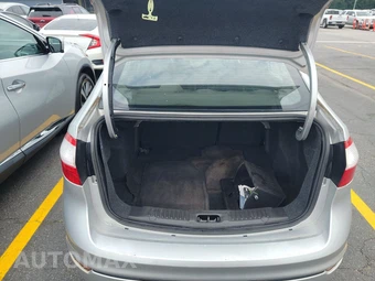 2016 Ford Fiesta S Sedan - miniatura 16