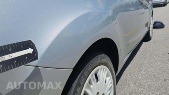 2016 Ford Fiesta S Sedan - miniatura 23
