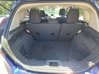 2016 Ford Fiesta SE Hatchback - miniatura 11