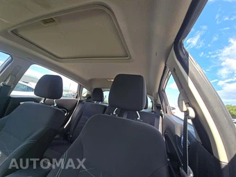 2016 Ford Fiesta SE Hatchback - miniatura 11