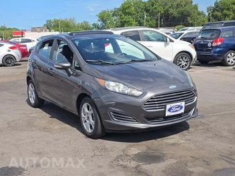 2016 Ford Fiesta SE Hatchback - miniatura 4