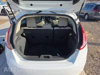 2016 Ford Fiesta SE Hatchback – miniatura 14