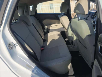 2016 Ford Fiesta SE Hatchback – miniatura 16