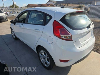 2016 Ford Fiesta SE Hatchback – miniatura 2